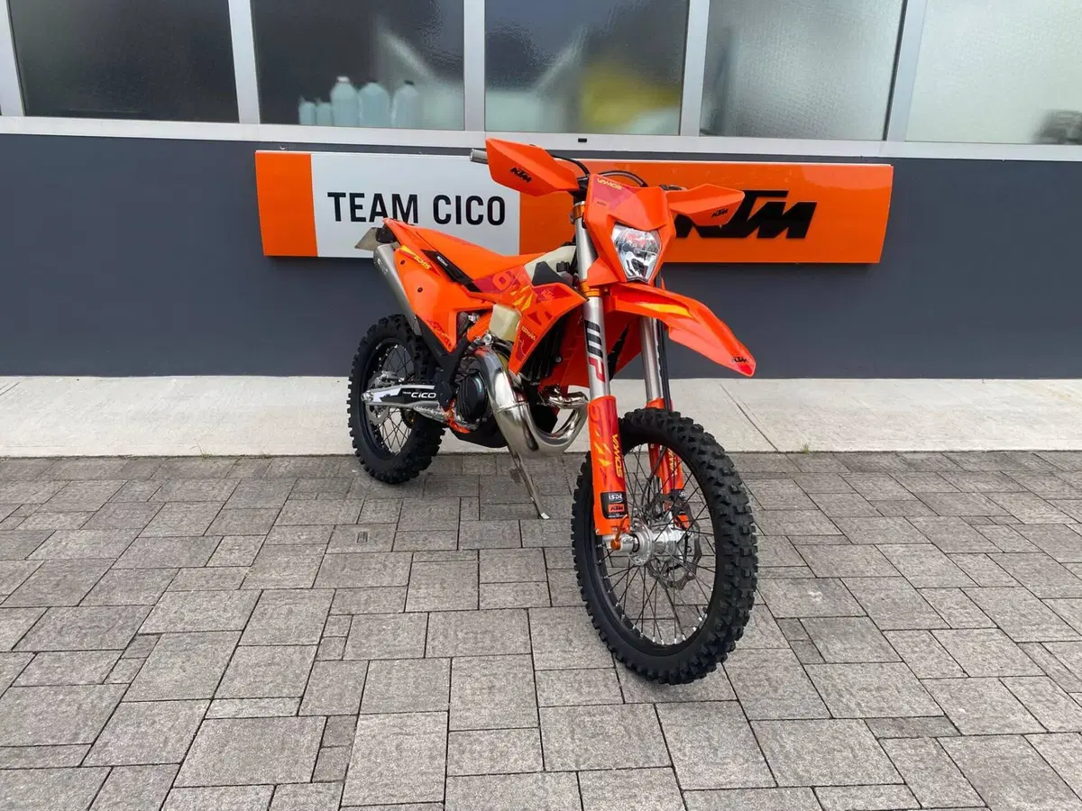 KTM 300 EXC Six Days (2025) (3)