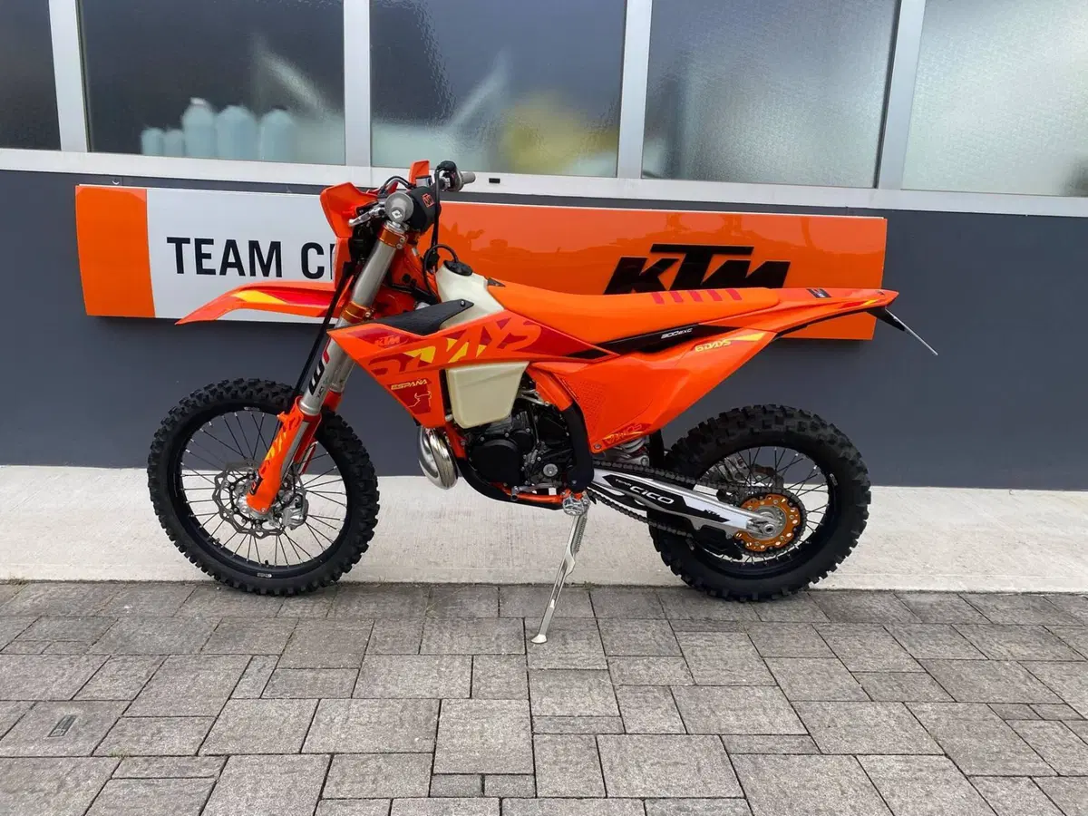 KTM 300 EXC Six Days (2025) (4)