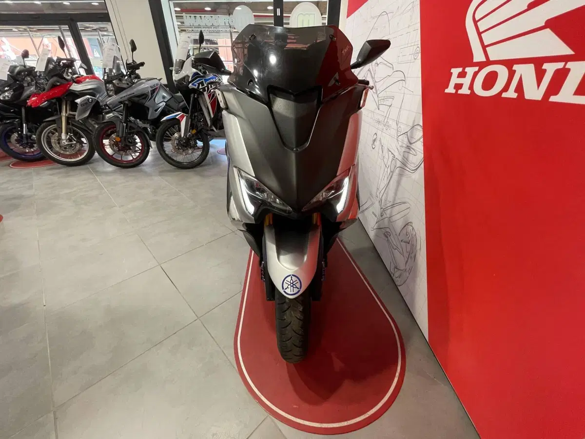Yamaha T-Max 530 SX (2017 - 19) (7)