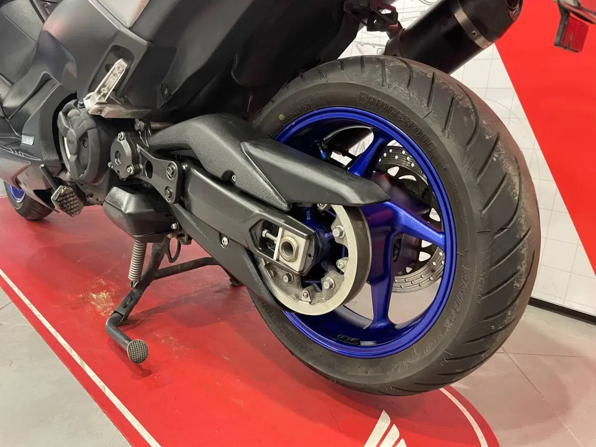 Yamaha T-Max 530 SX (2017 - 19) (10)