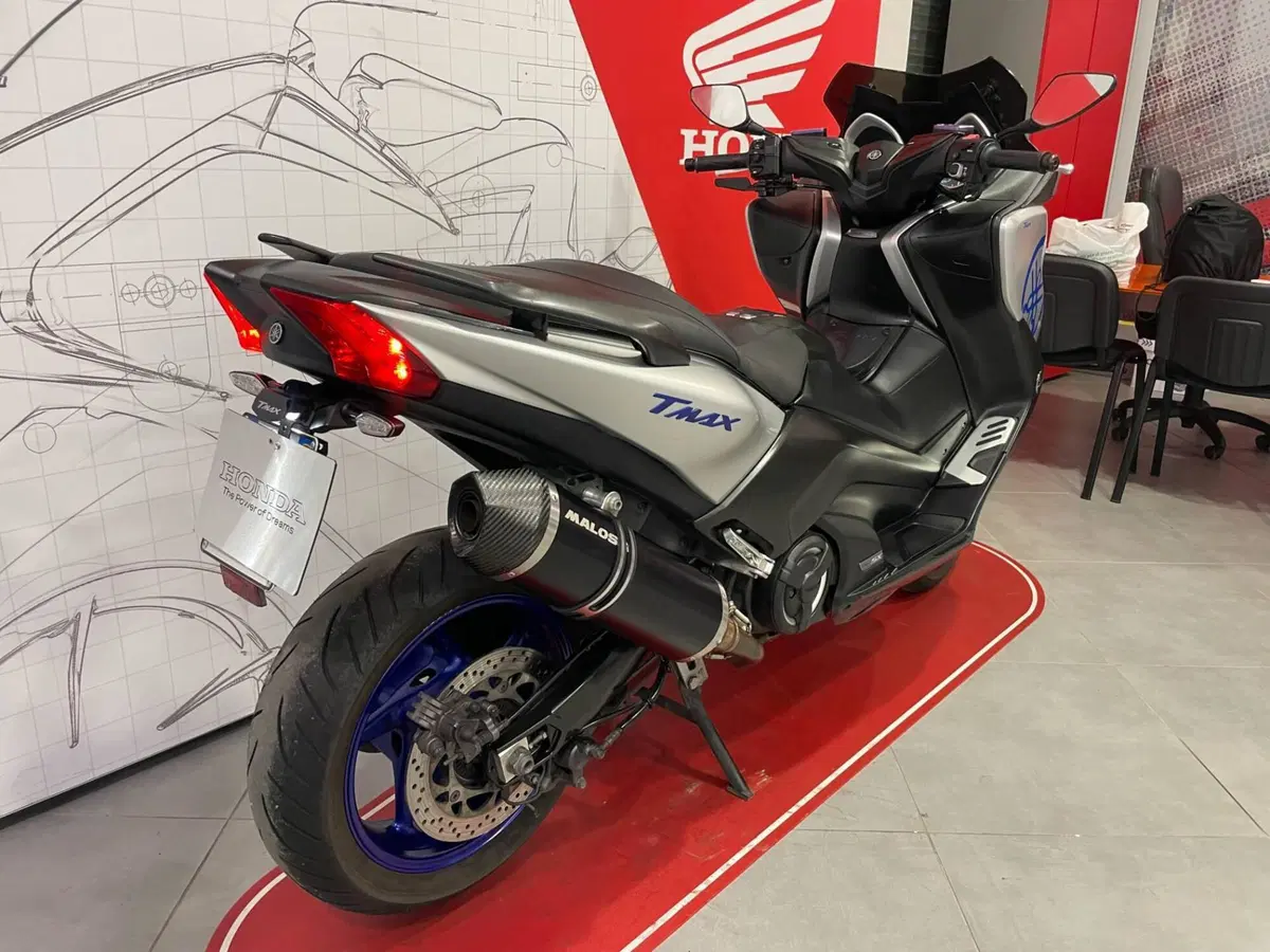 Yamaha T-Max 530 SX (2017 - 19) (6)