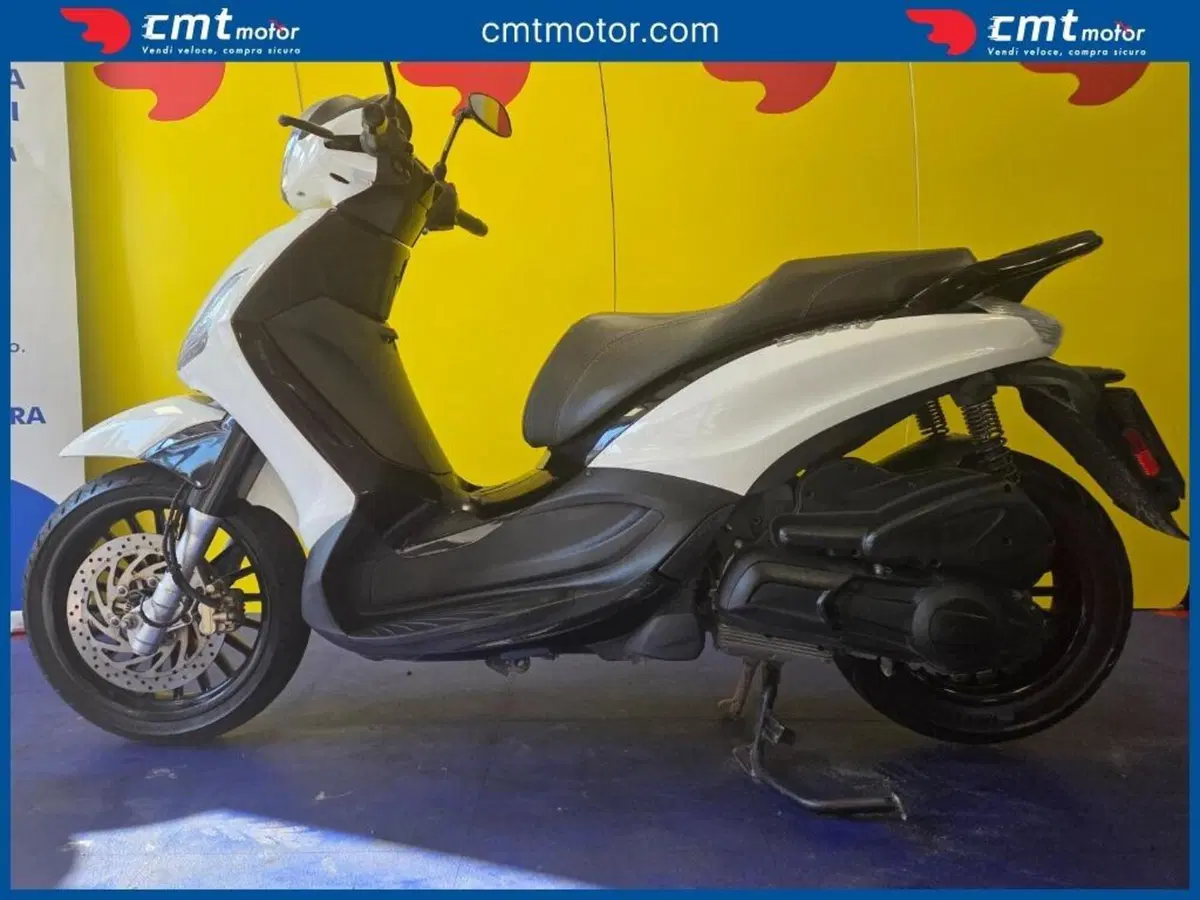 Piaggio Beverly 300 i.e. ABS-ASR (2016 - 20) (9)