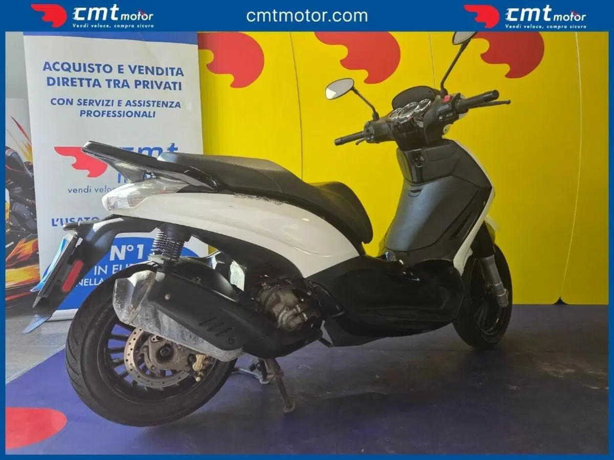 Piaggio Beverly 300 i.e. ABS-ASR (2016 - 20) (10)