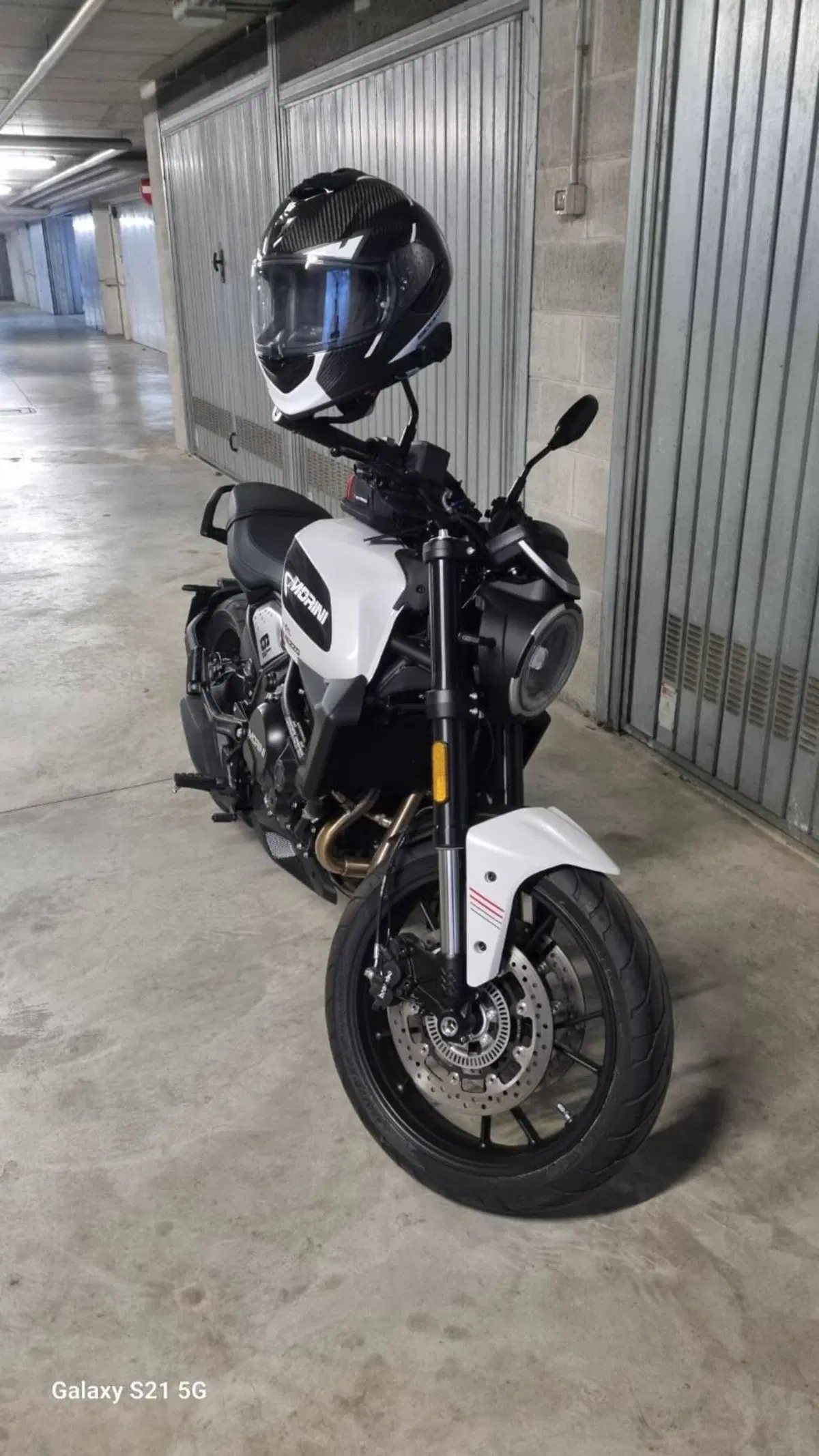 Moto Morini SEIEMMEZZO STR (2022 - 26) (4)