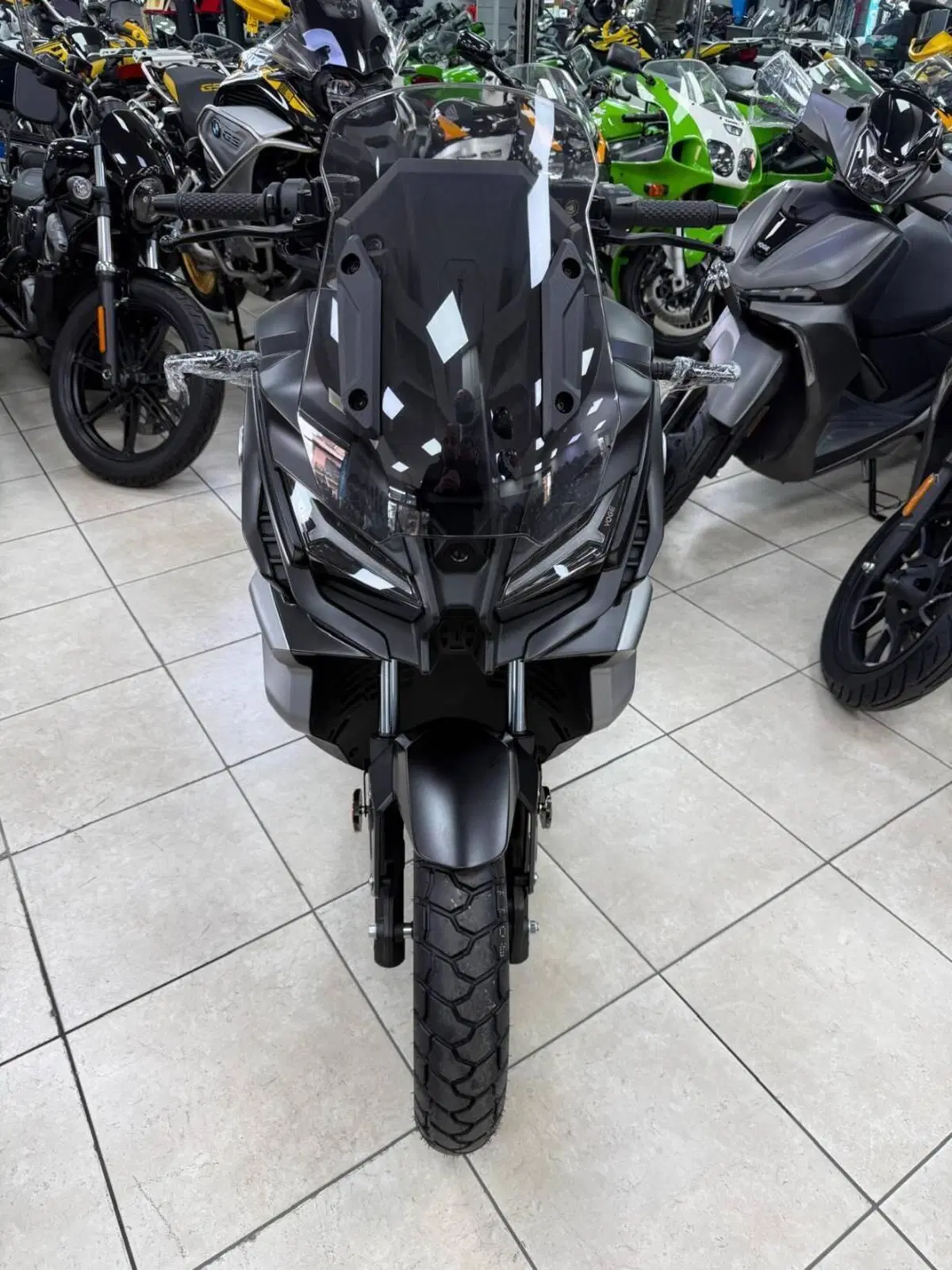 Voge Sfida SR1 ADV (2023 - 26) (2)