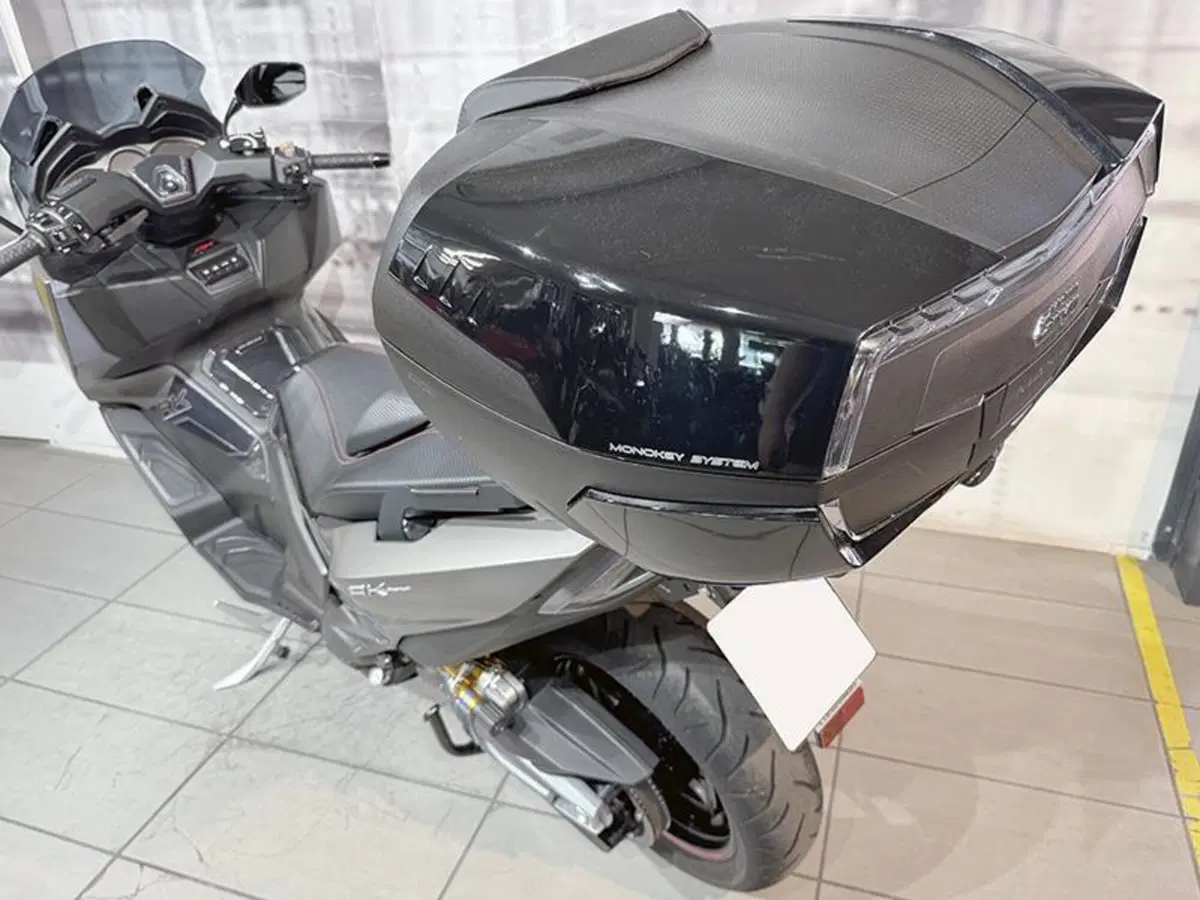Kymco AK 550 Premium (2023 - 25) (6)
