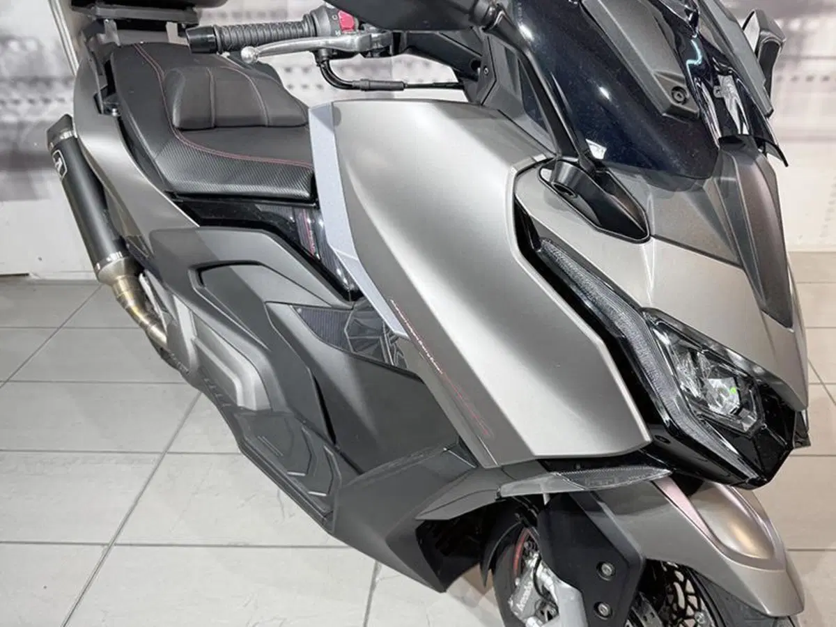 Kymco AK 550 Premium (2023 - 25) (9)