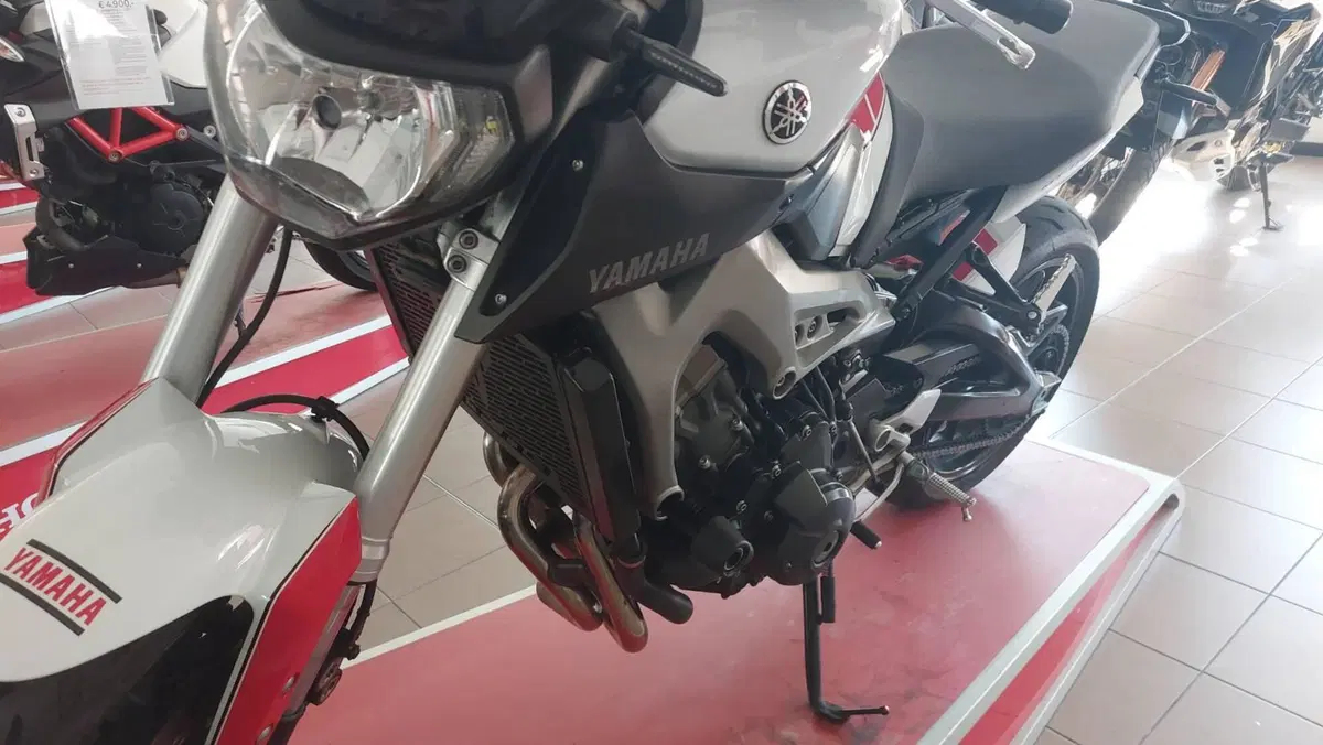Yamaha MT-09 (2013 - 15) (2)