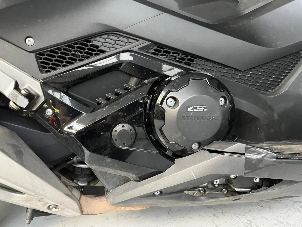 Honda Forza 750 DCT (2021 - 24) (3)