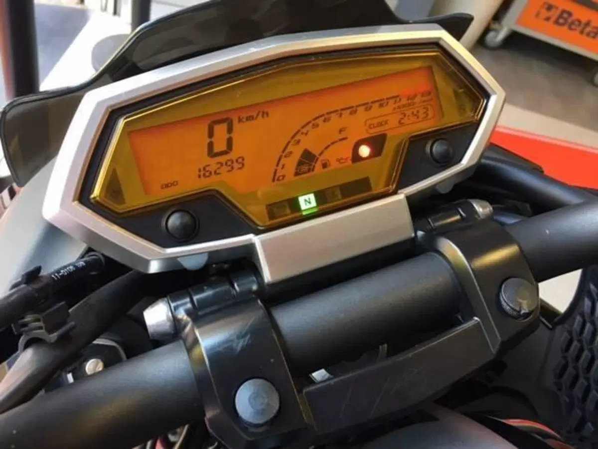 Kawasaki Z 1000 ABS (2010 - 13) (4)