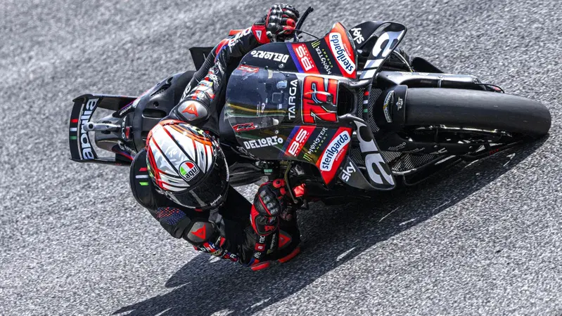MotoGP 2026. GP d'Italia al Mugello. Che Marco Bezzecchi (pole-record), prima fila tutta-Aprilia, poi Marc M&aacute;rquez! [CLASSIFICA]