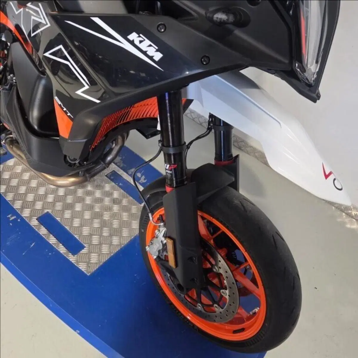 KTM 890 SMT (2023 - 25) (5)