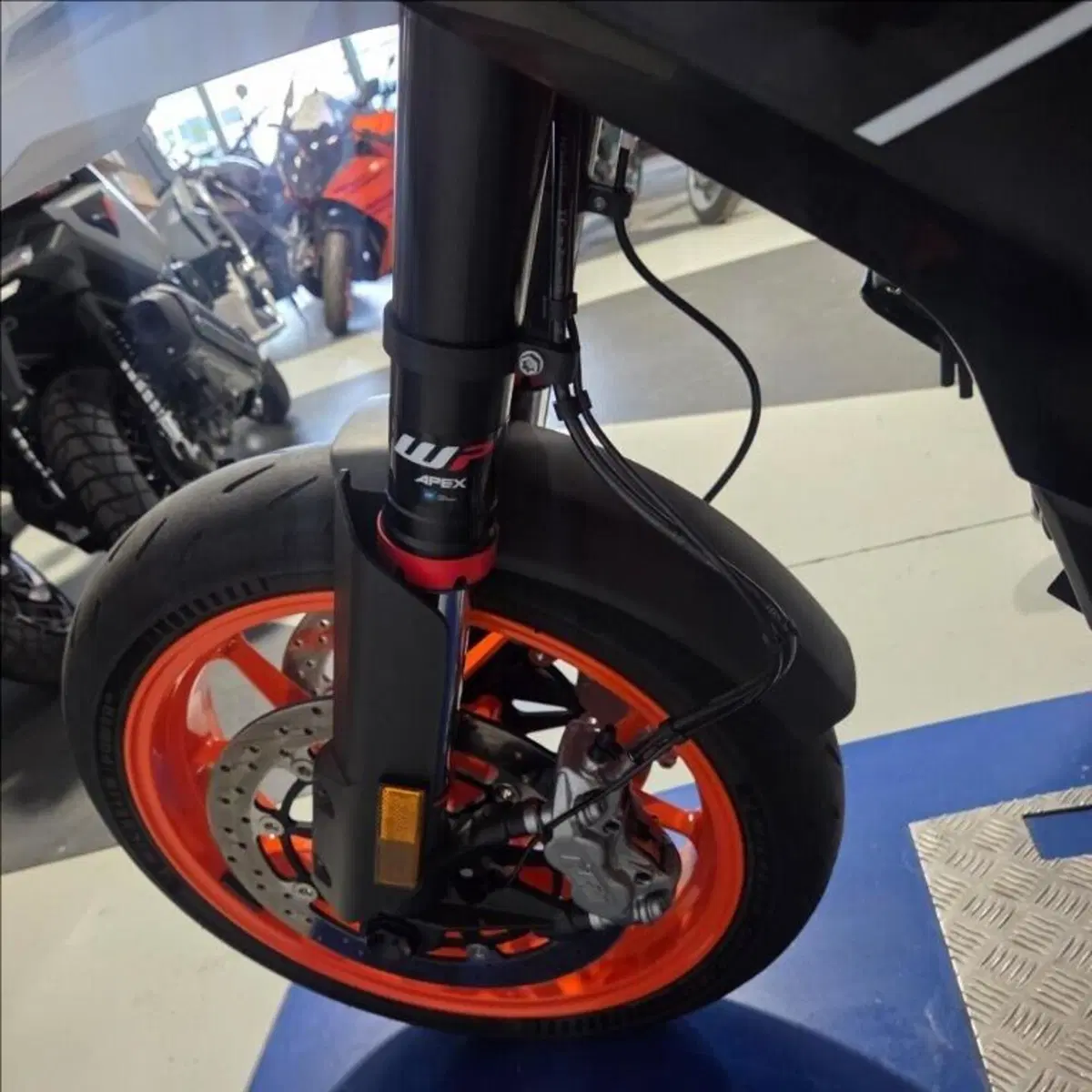 KTM 890 SMT (2023 - 25) (11)