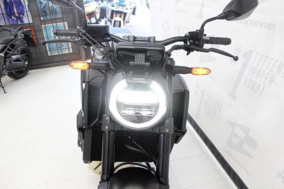 Honda CB 650 R (2021 - 23) (4)