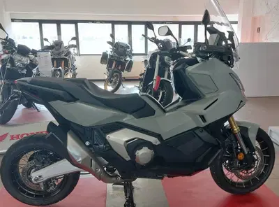 Honda X-ADV 750 (2025 - 26) usata