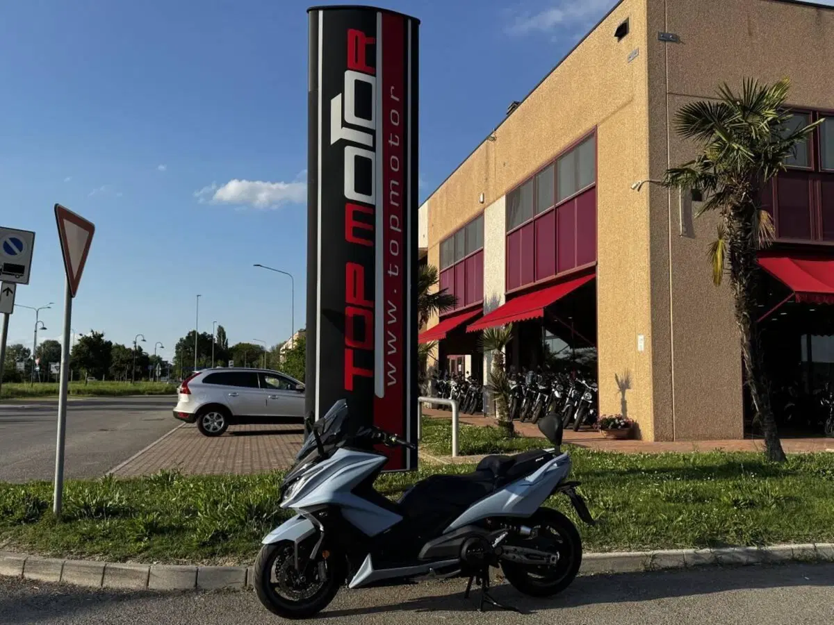 Kymco AK 550 ETS (2021 - 26) (2)