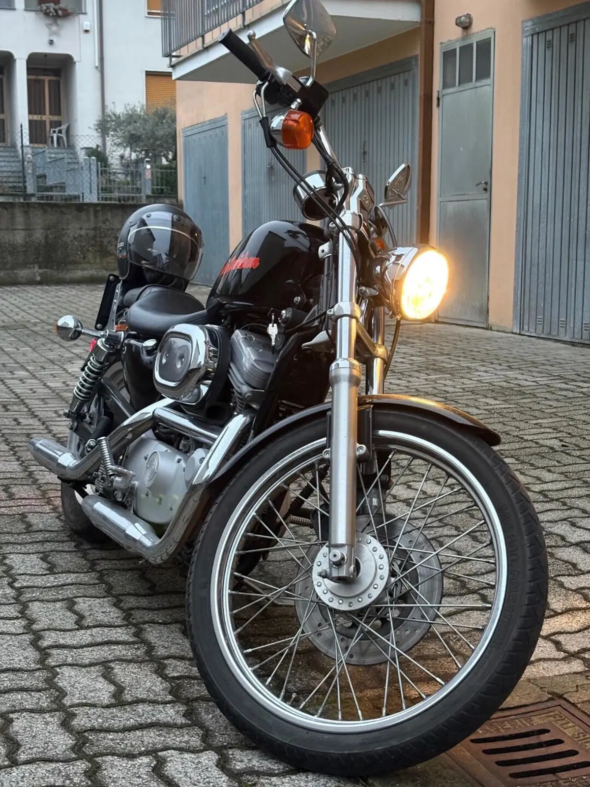 Harley-Davidson 883 Custom (1998 - 00) - XL 53C (4)