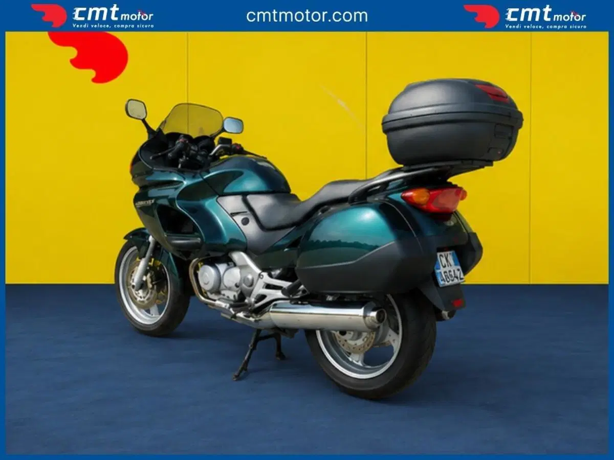 Honda Deauville 650 (1998 - 01) (4)