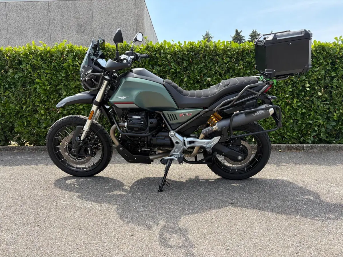 Moto Guzzi V85 TT (2021 - 23) (3)