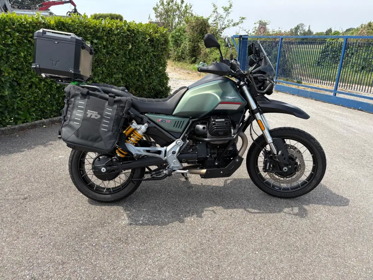 Moto Guzzi V85 TT (2021 - 23) (2)