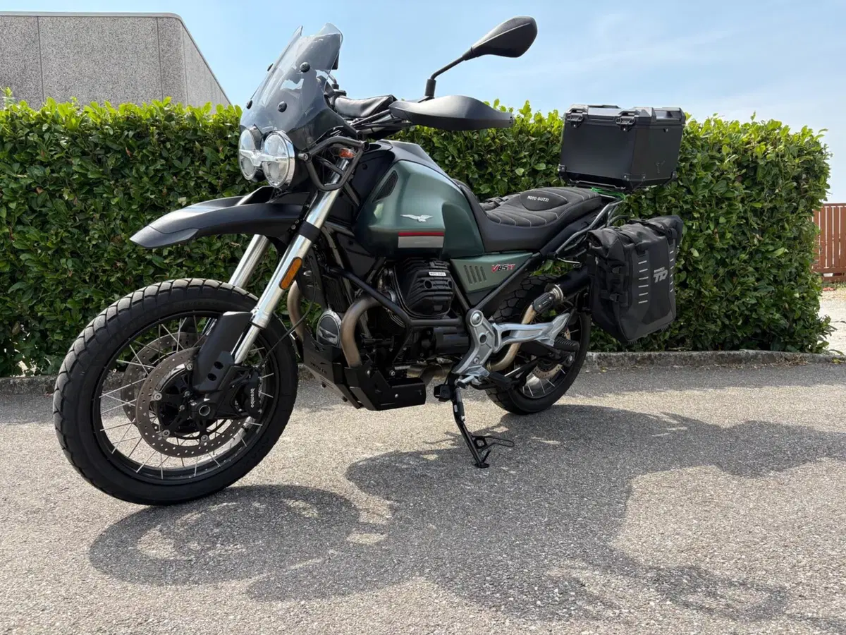 Moto Guzzi V85 TT (2021 - 23) (12)