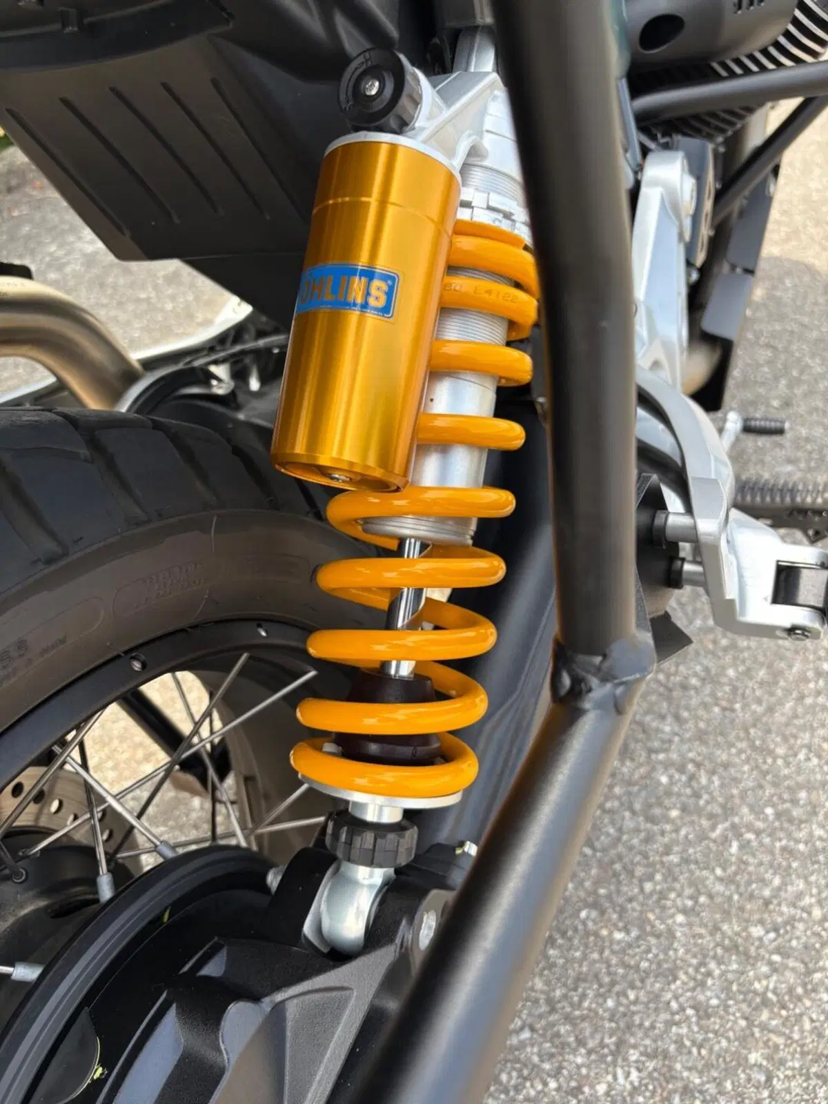 Moto Guzzi V85 TT (2021 - 23) (6)