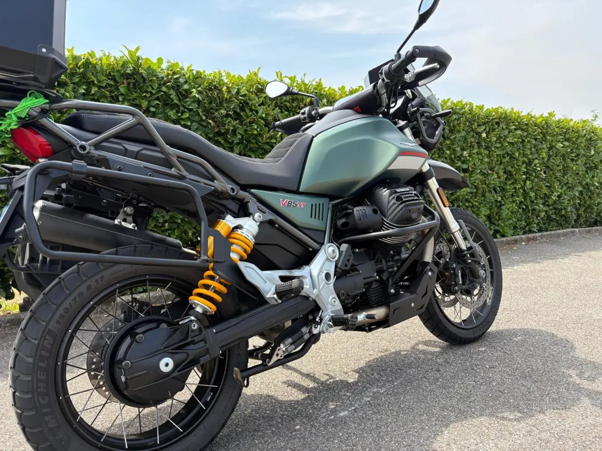 Moto Guzzi V85 TT (2021 - 23) (11)
