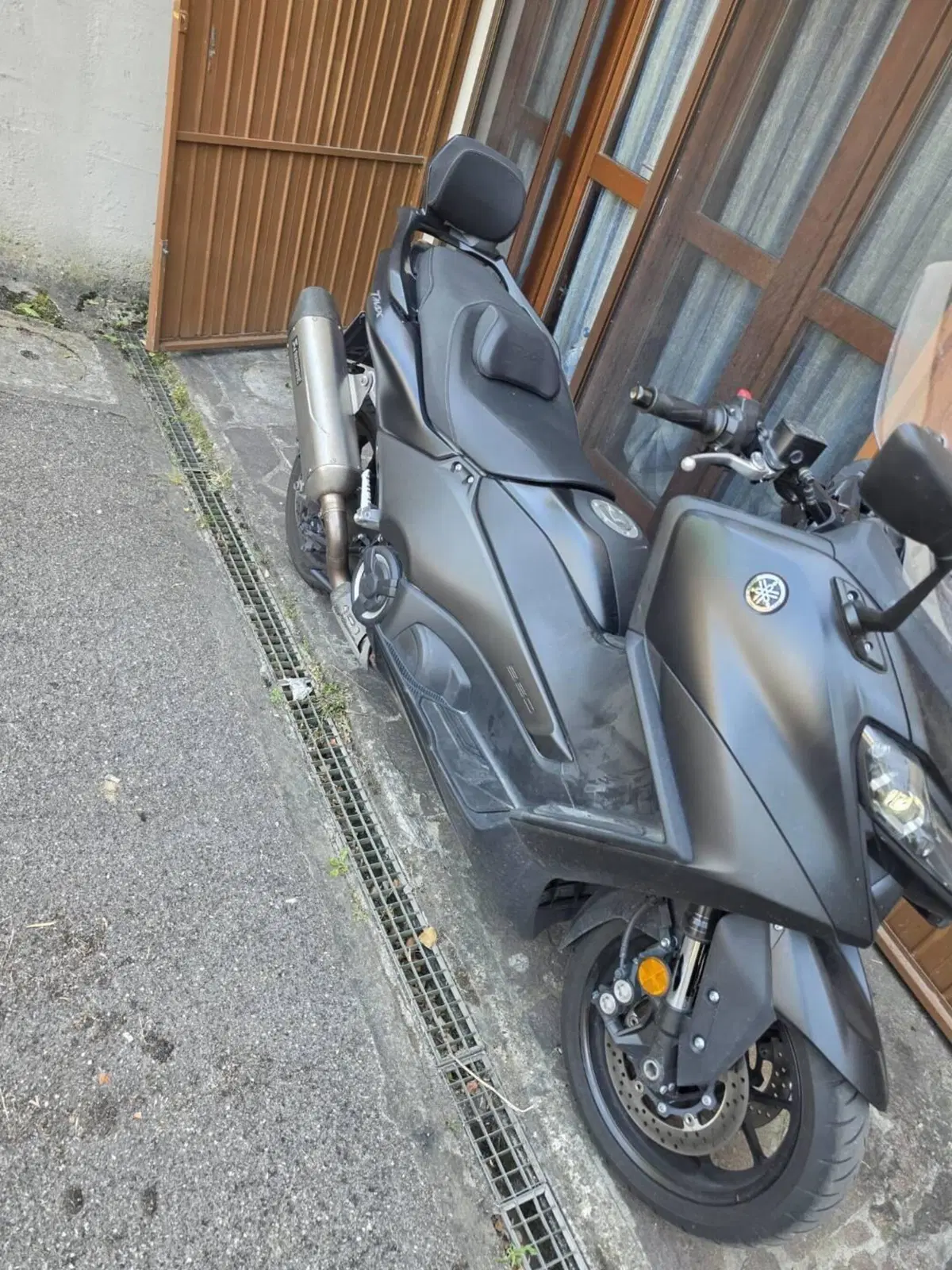 Yamaha T-Max 560 (2022 - 24) (3)