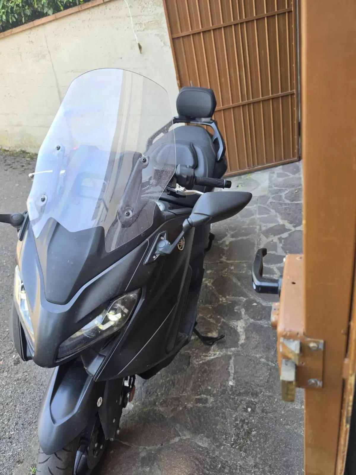 Yamaha T-Max 560 (2022 - 24) (4)