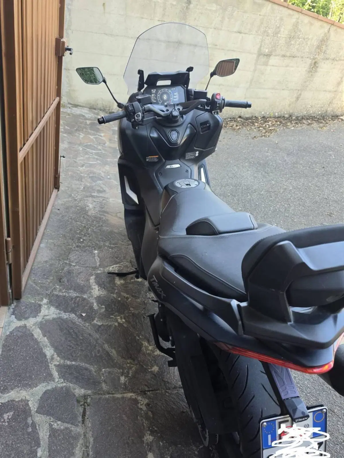 Yamaha T-Max 560 (2022 - 24) (5)