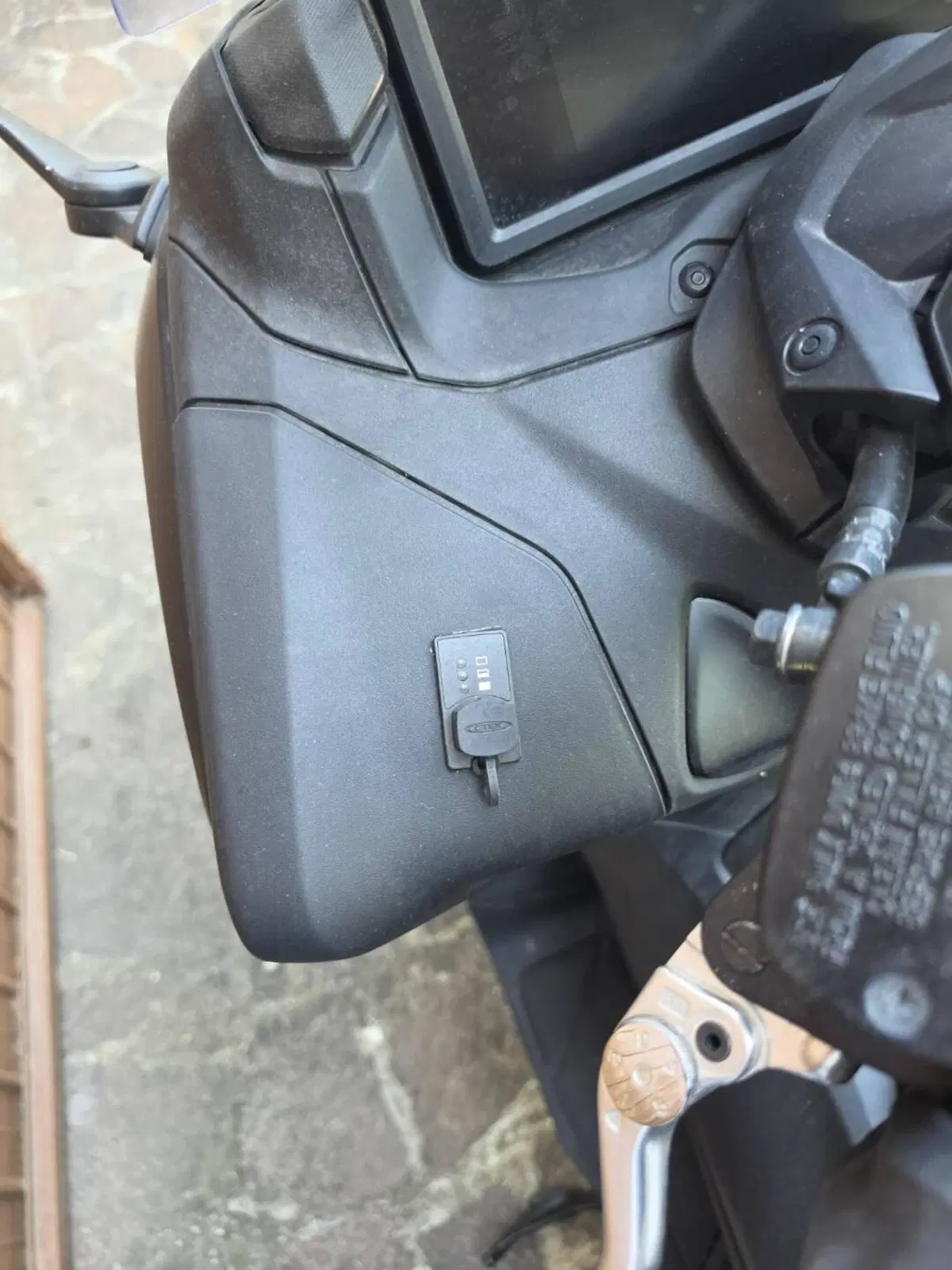 Yamaha T-Max 560 (2022 - 24) (8)