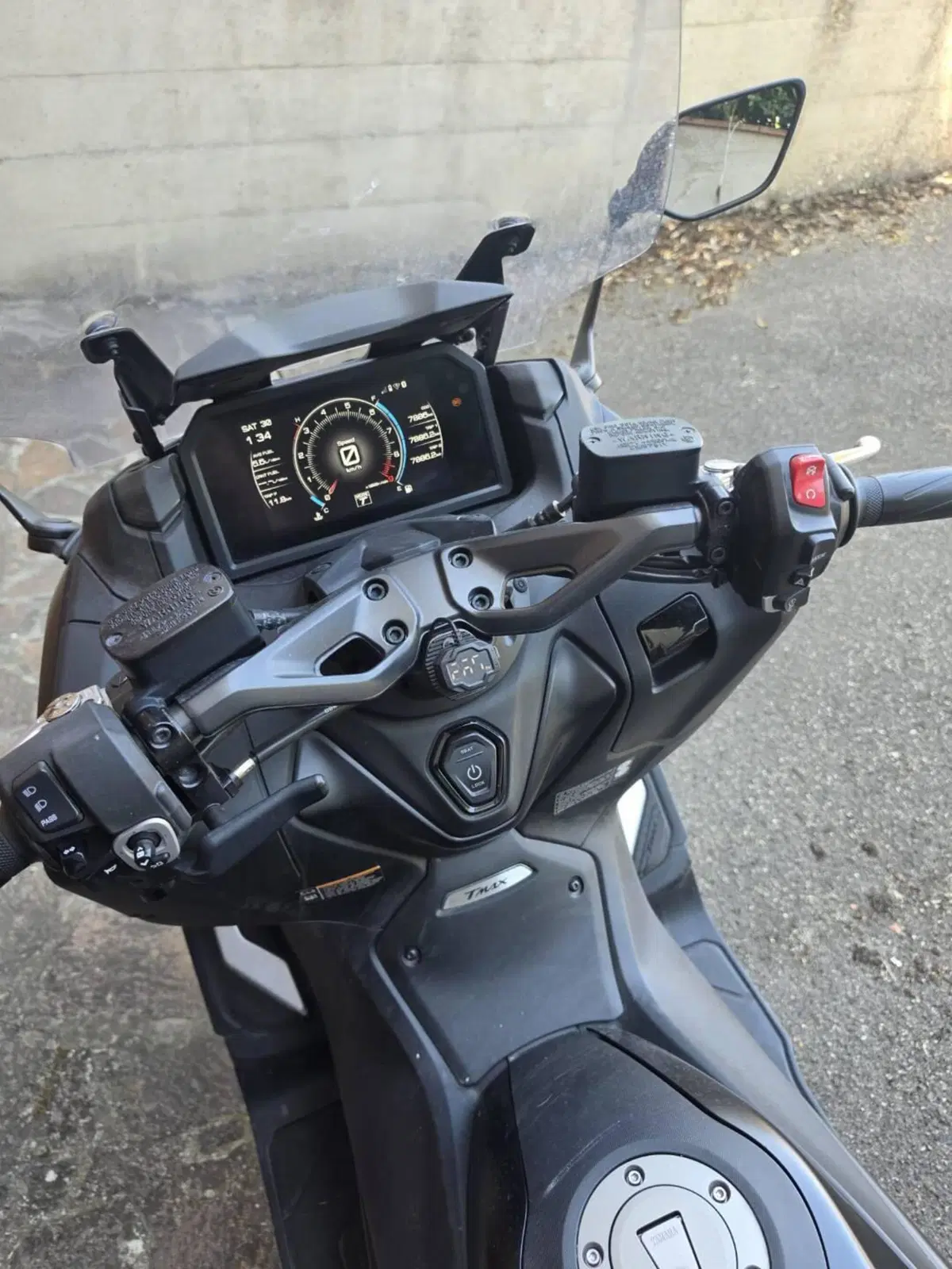 Yamaha T-Max 560 (2022 - 24) (9)