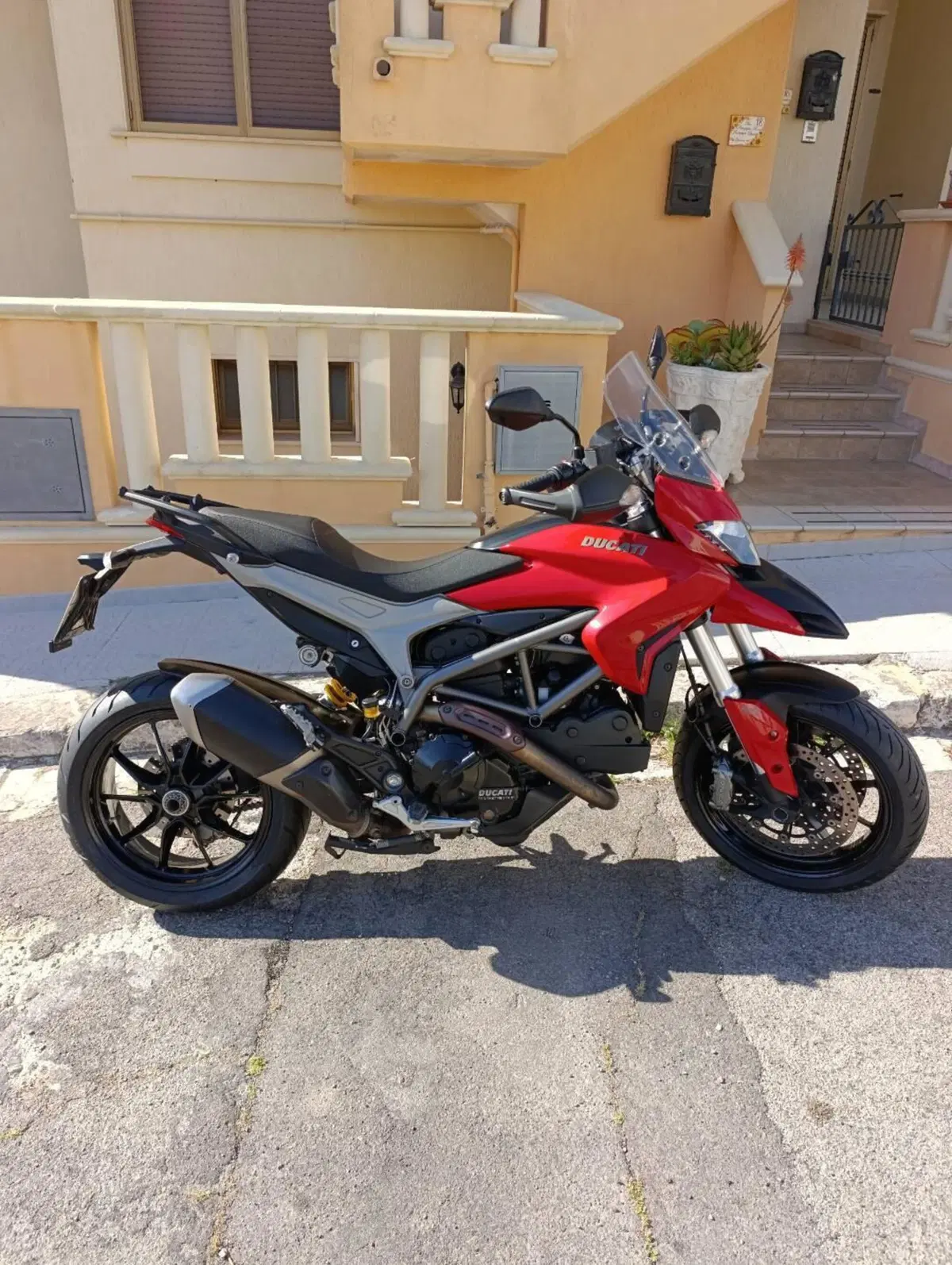 Ducati Hyperstrada 821 (2013 - 15)