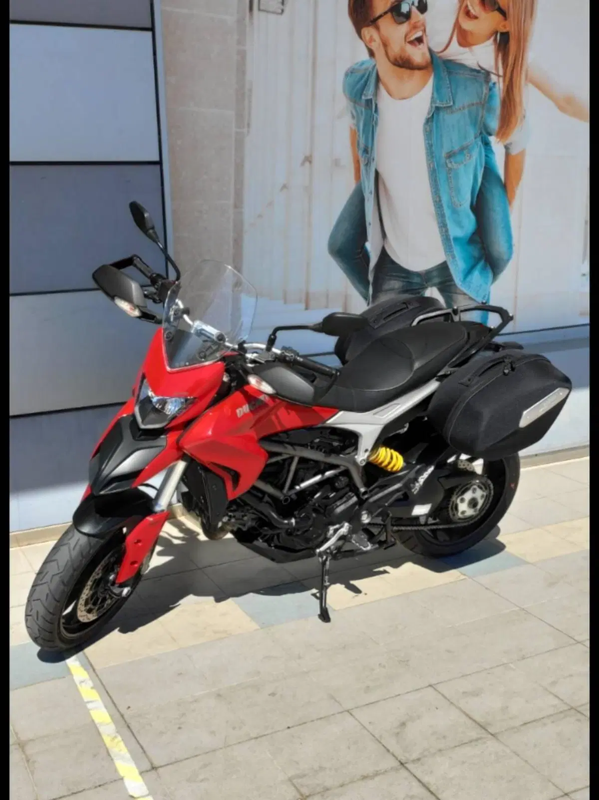 Ducati Hyperstrada 821 (2013 - 15) (4)