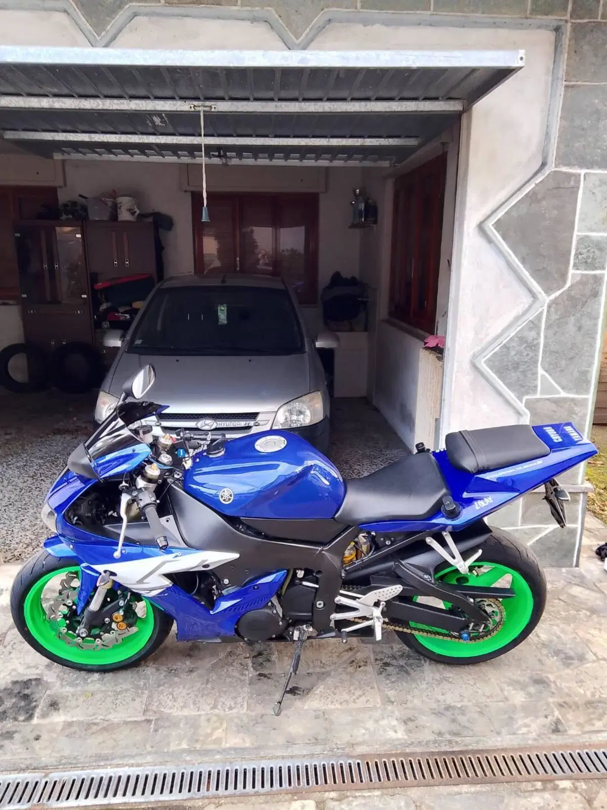 Yamaha YZF R1 (2002 - 03) (9)
