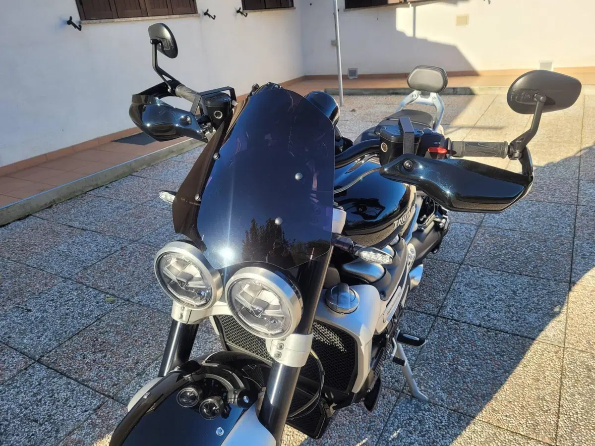 Triumph Rocket 3 R (2021 - 24) (3)