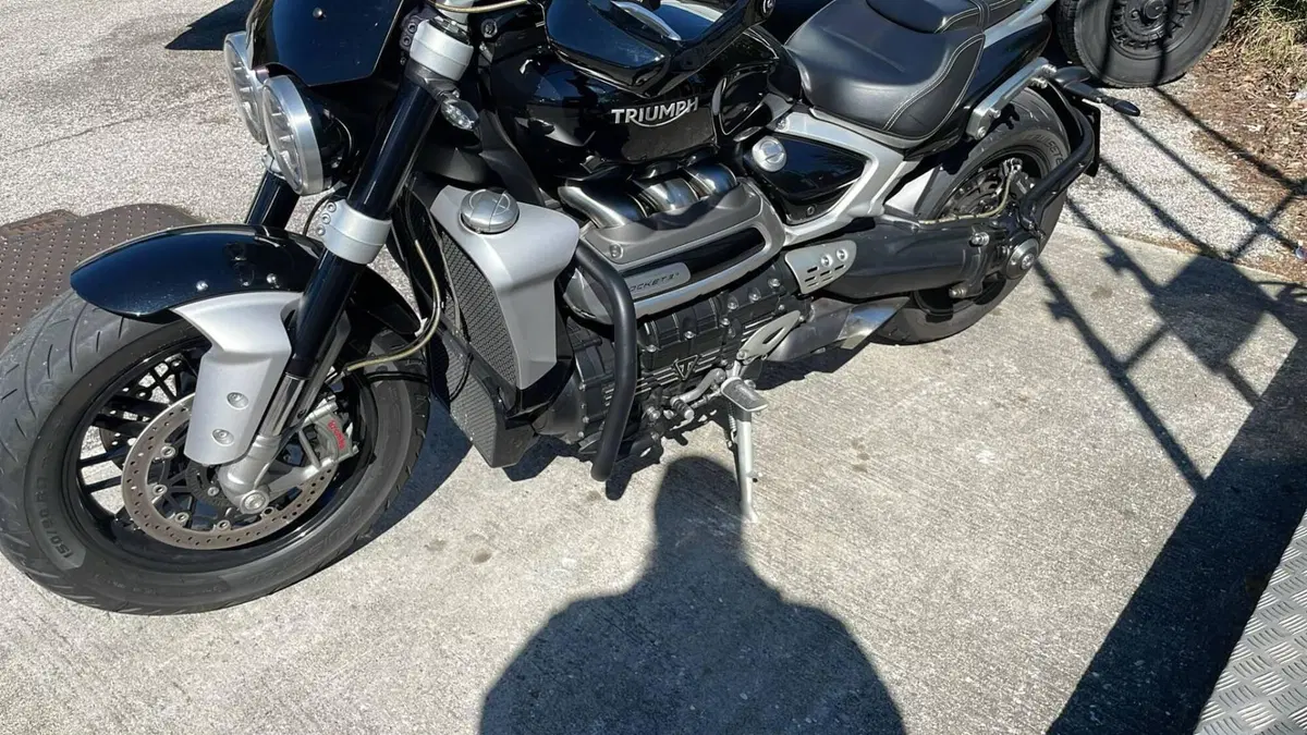 Triumph Rocket 3 R (2021 - 24) (4)