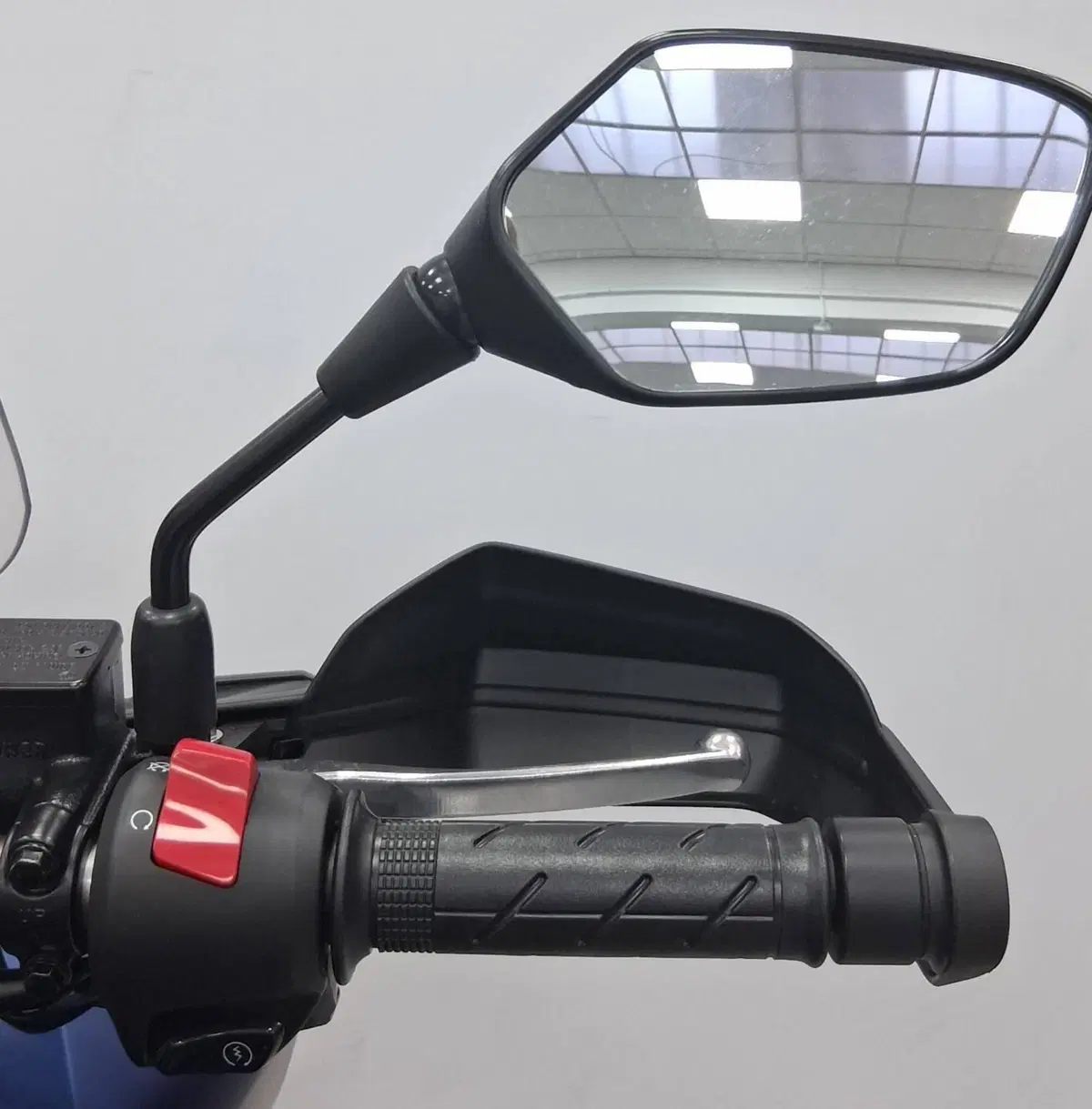 Honda ADV 350 (2022 - 24) (6)