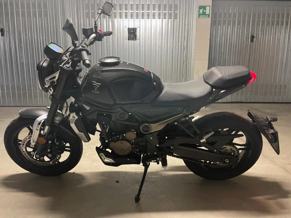 Voge Trofeo 300AC (2021 - 26) (2)