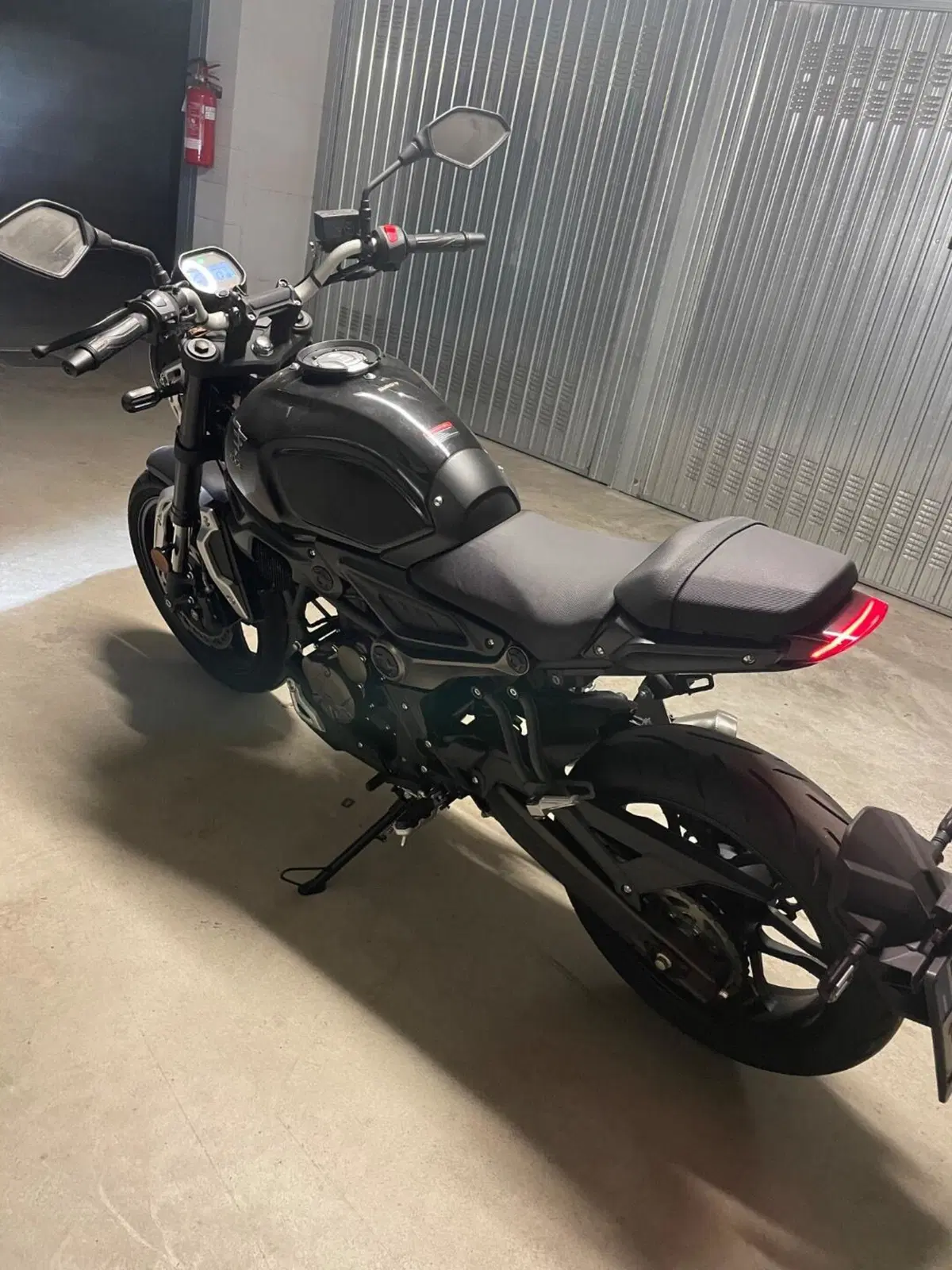 Voge Trofeo 300AC (2021 - 26) (5)