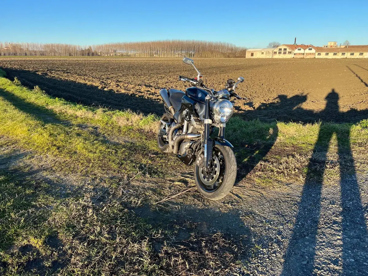Yamaha MT-01 (2005- 11) (5)