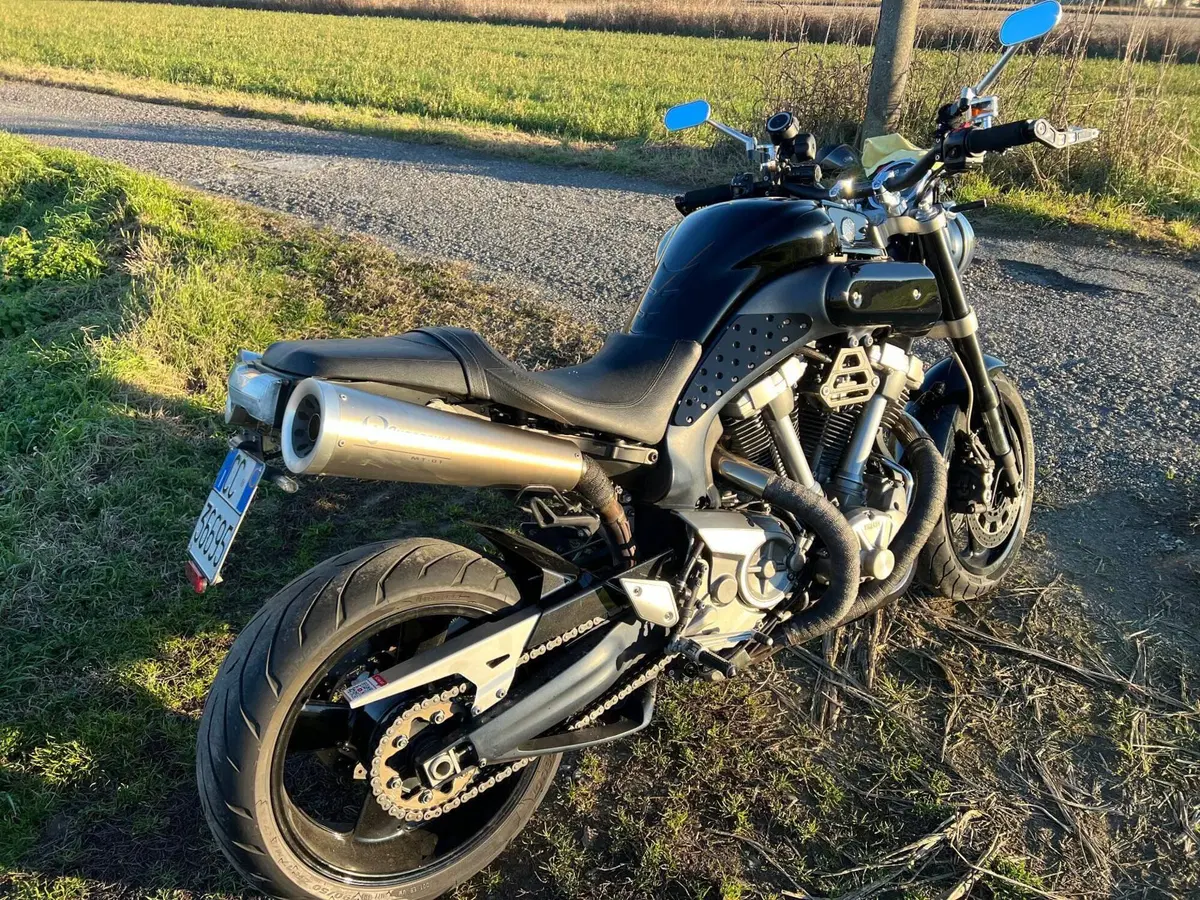 Yamaha MT-01 (2005- 11) (6)