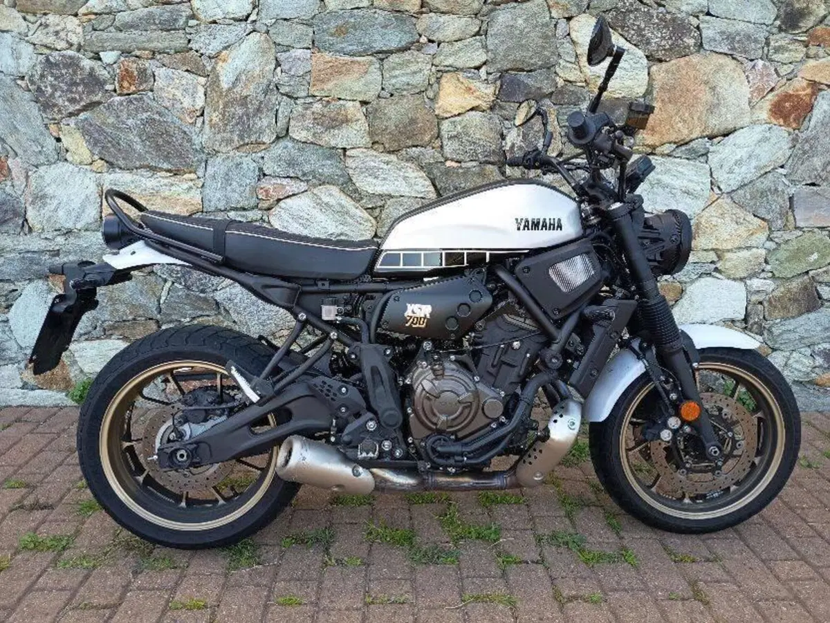 Yamaha XSR 700 Legacy (2023 - 26) (3)