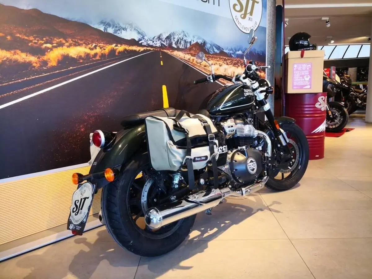 Royal Enfield Super Meteor 650 (2023 - 26) (5)