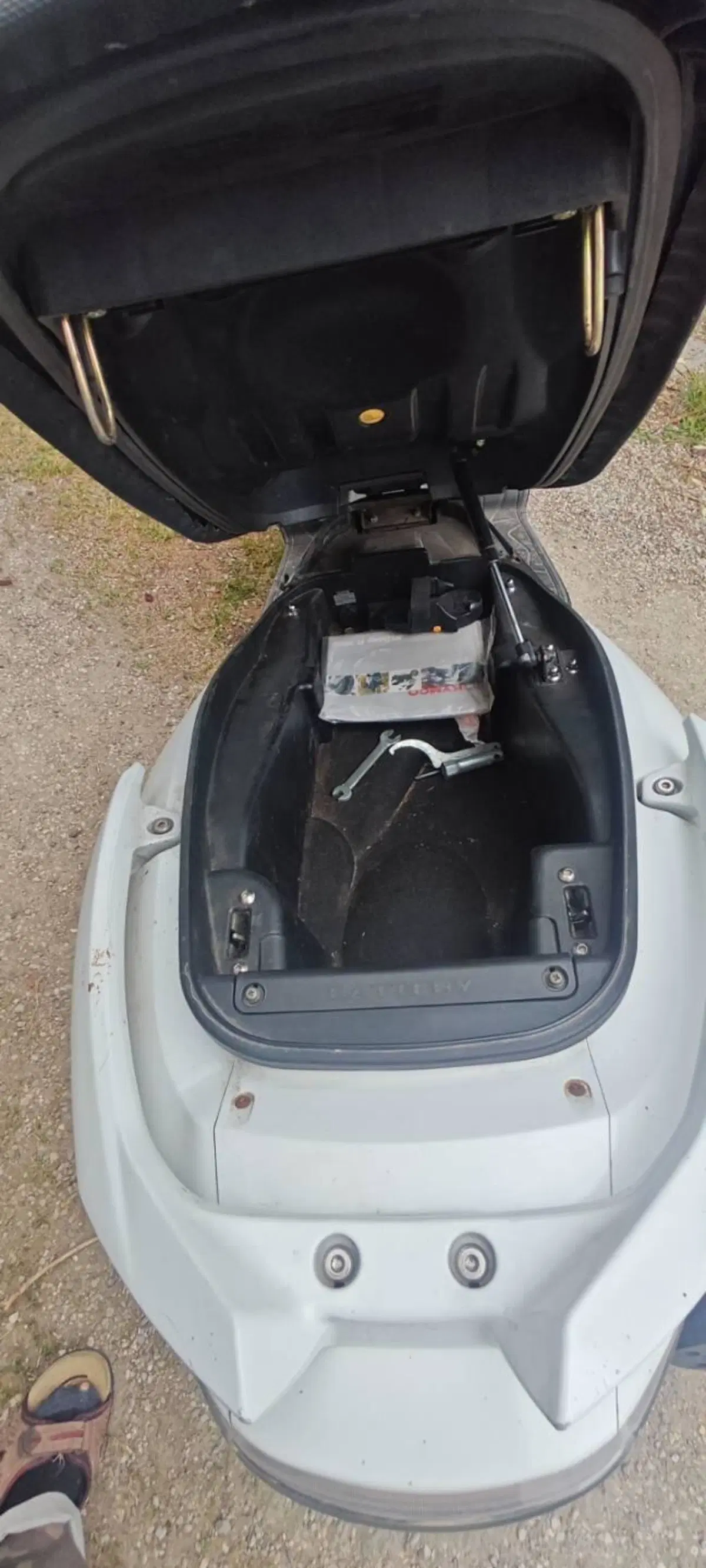 Kymco Xciting 300i R (2007 - 14) (3)