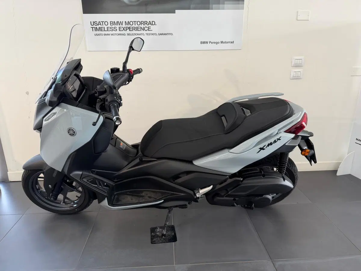 Yamaha X-Max 125 Tech Max+ (2025 - 26) (2)