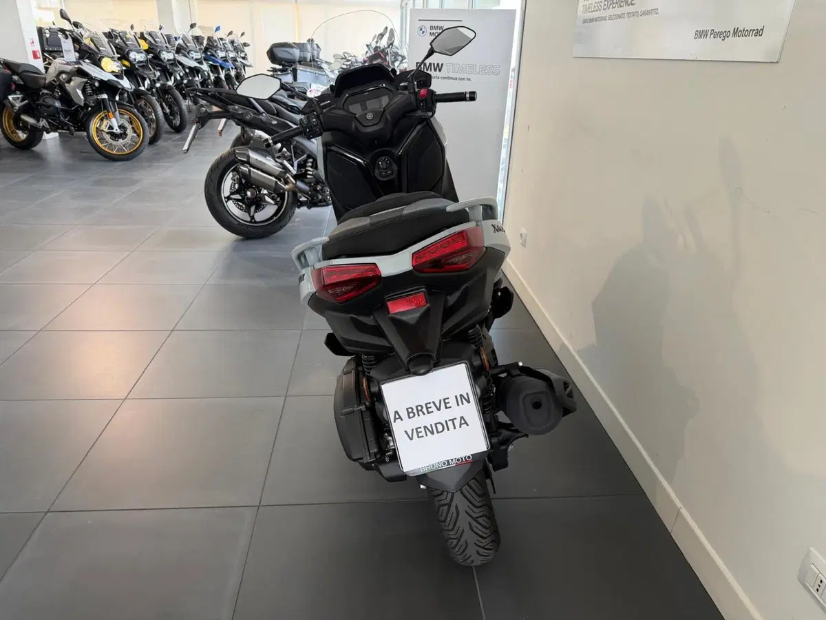 Yamaha X-Max 125 Tech Max+ (2025 - 26) (5)