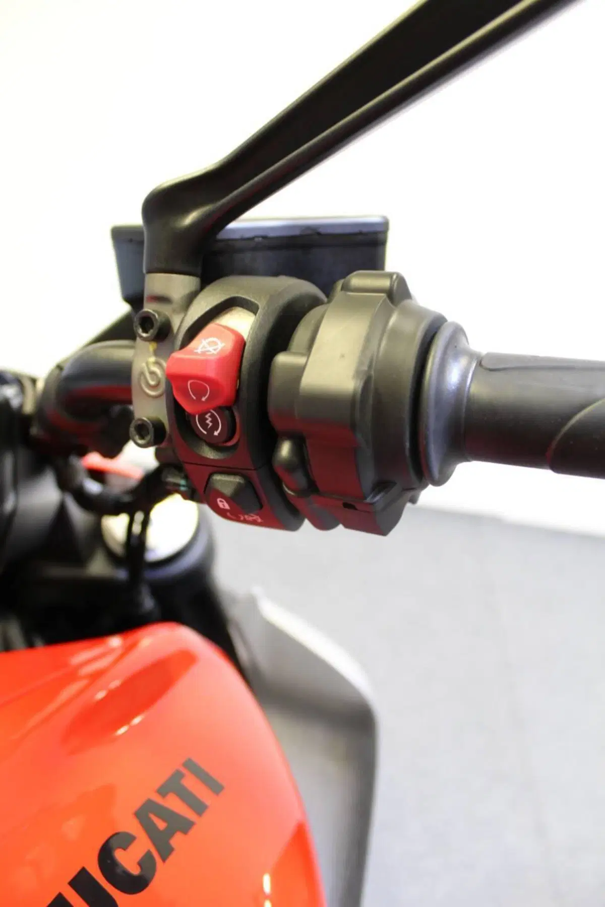 Ducati Diavel V4 (2023 - 26) (11)