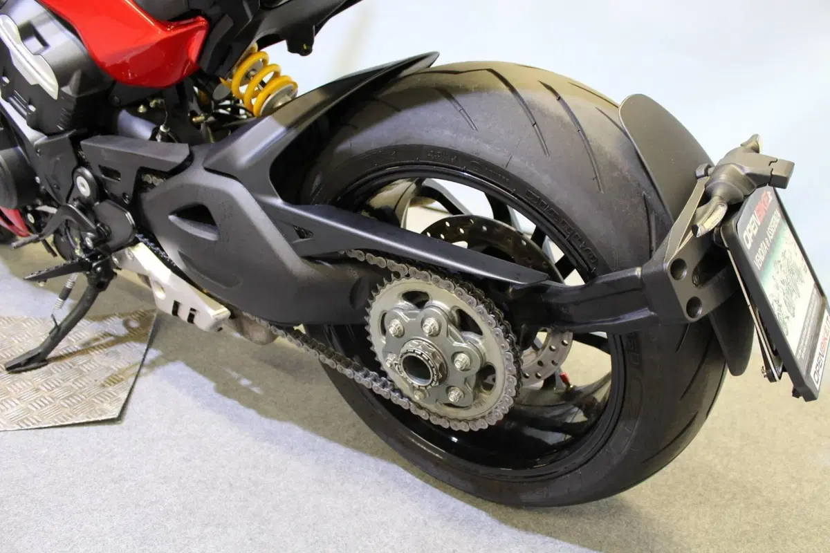 Ducati Diavel V4 (2023 - 26) (15)