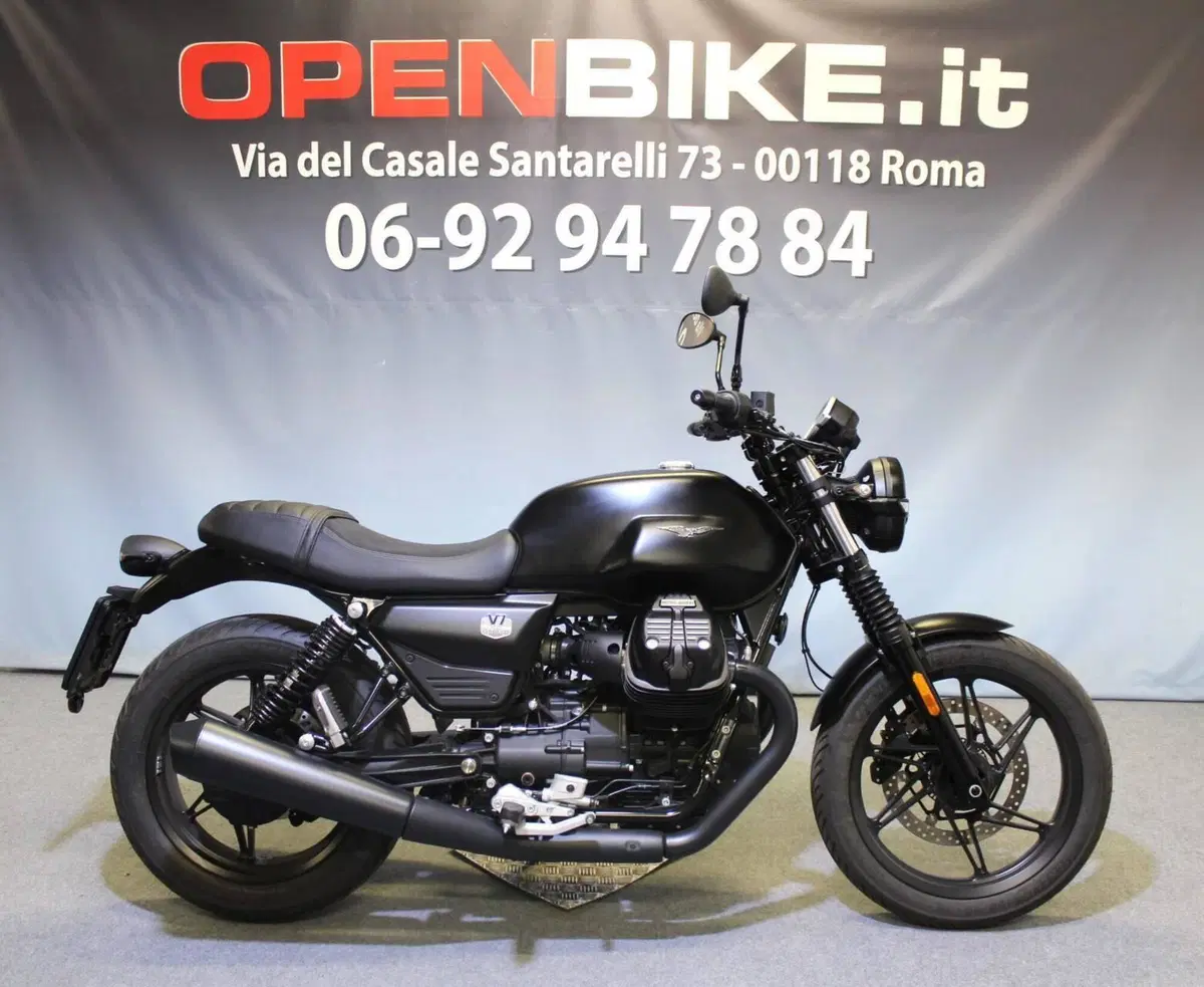 Moto Guzzi V7 Stone (2025 - 26)